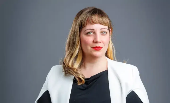 vanessa-julia-carpenter-bifald